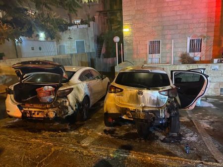 اضرام نيران والقاء زجاجات حارقة في عدة مناطق ونقاط في لواء القدس 